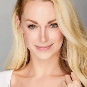 تصویر هنرمند Hannah Douglass