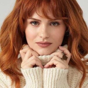 تصویر هنرمند Burcu Cavrar