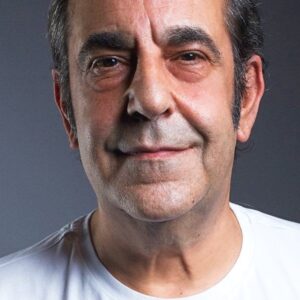 تصویر هنرمند Özkan Uğur