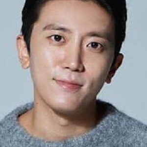 تصویر هنرمند Kim Si-heon