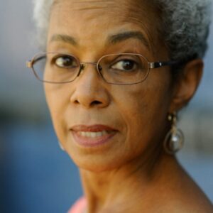 تصویر هنرمند S. Pearl Sharp