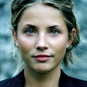 تصویر هنرمند Tuva Novotny