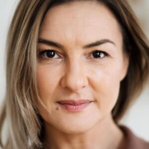 تصویر هنرمند Ioana Flora