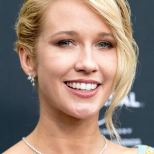تصویر هنرمند Anna Camp