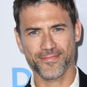 تصویر هنرمند Adam Rayner