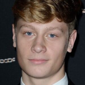 تصویر هنرمند Antoine Olivier Pilon