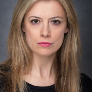 تصویر هنرمند Charlotte Mounter