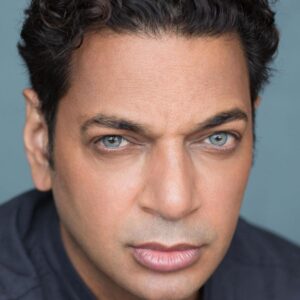 تصویر هنرمند Christopher Logan