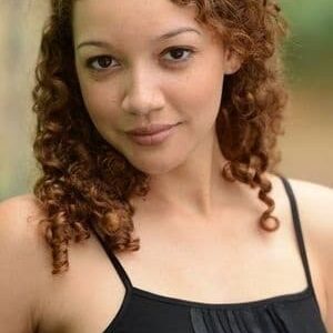 تصویر هنرمند Julia Holt