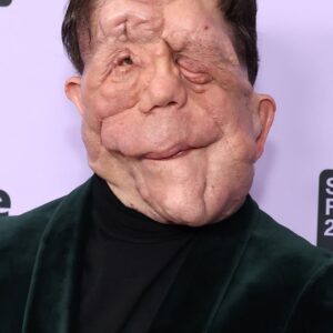 تصویر هنرمند Adam Pearson