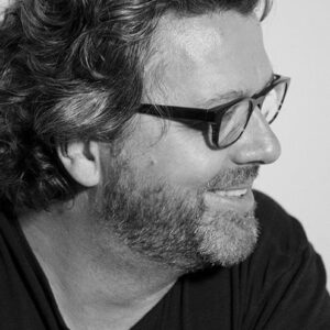 تصویر هنرمند Michel Corriveau