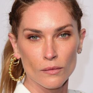 تصویر هنرمند Erin Wasson