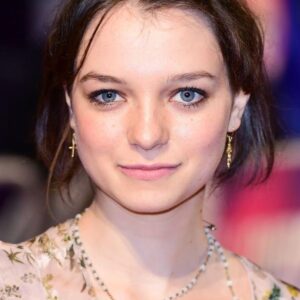 تصویر هنرمند Esme Creed-Miles