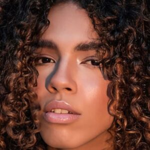 تصویر هنرمند Maria Bomani