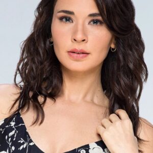 تصویر هنرمند Adriana Louvier