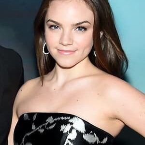 تصویر هنرمند Ella Stiller