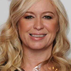 تصویر هنرمند Debbie Isitt