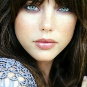 تصویر هنرمند Nicole Marie Lenz