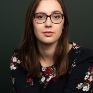 تصویر هنرمند Hayley Kezber