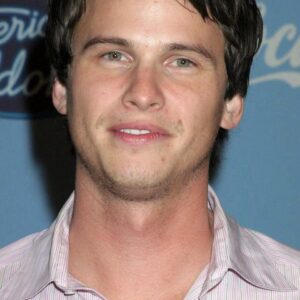 تصویر هنرمند Charlie Finn