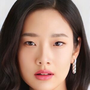 تصویر هنرمند Chutimon Chuengcharoensukying