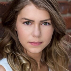 تصویر هنرمند Stephanie Janusauskas