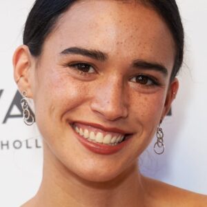 تصویر هنرمند Emma Pasarow