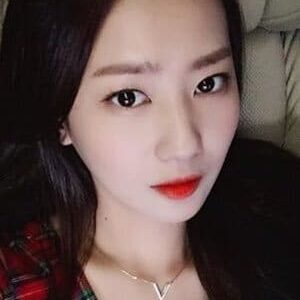 تصویر هنرمند So-Yi Shin