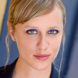 تصویر هنرمند Betsy Holt