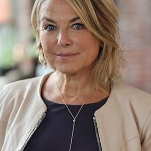 تصویر هنرمند Esther Perel