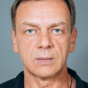 تصویر هنرمند Anton Chernov