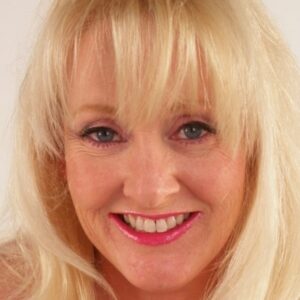 تصویر هنرمند Kayla Kleevage