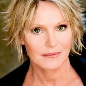 تصویر هنرمند Susan Hogan