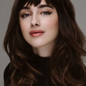 تصویر هنرمند Julia Butters