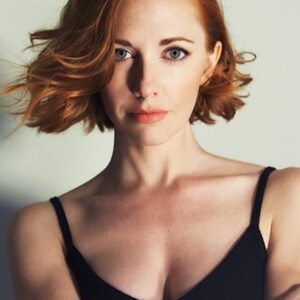 تصویر هنرمند Tara Yelland