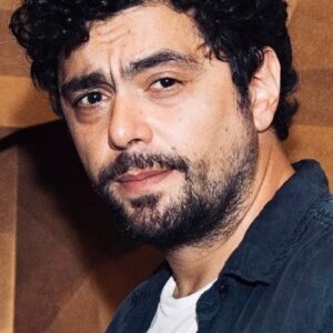 تصویر هنرمند Alberto Ajaka