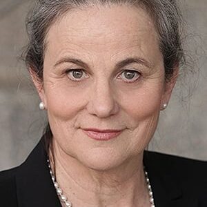 تصویر هنرمند Vivian Nesbitt