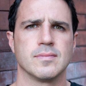 تصویر هنرمند Chris Cenatiempo