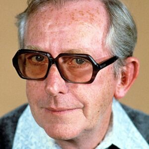 تصویر هنرمند Lewis Gilbert