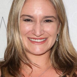 تصویر هنرمند Ashley Avis