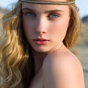 تصویر هنرمند Charlize Cotton