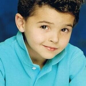 تصویر هنرمند Logan Grove