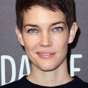 تصویر هنرمند Celia Rowlson-Hall