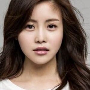 تصویر هنرمند Yoo Min-chae