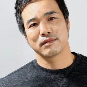 تصویر هنرمند Yoon Jong-goo