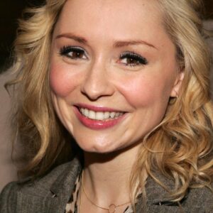 تصویر هنرمند Nina Siemaszko