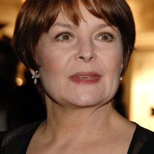 تصویر هنرمند Isla Blair