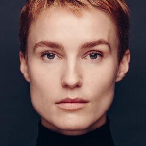 تصویر هنرمند Amanda Collin