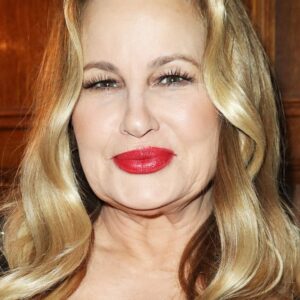 تصویر هنرمند Jennifer Coolidge