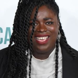 تصویر هنرمند Chinenye Ezeudu